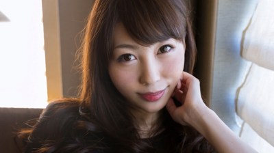274ETQT-092 透き通るような白い肌のムチムチ、ナマアシ、ミニスカのゆい 21歳