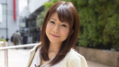 274ETQT-163 出産後の感度が上昇した人妻ママをナンパして寝取る！山本さん28歳 清楚なワンピースとカーディガンが似合う若妻！出産後アソコが疼いちゃうママと車両内で汗と汁が飛びまくりのセックス！