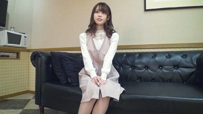 SIRO-3701 【初撮り】ネットでAV応募→AV体験撮影 924 彼氏と別れて傷心中の美少女がAV初出演！手マンで『ごめんなさぃいい！』とビシャビシャ潮吹き！寝バックで痙攣絶頂しちゃうムッツリスケベ娘♪ ゆめ 20歳 学生