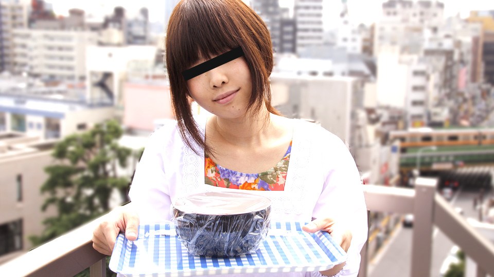 10mu 112320_01 安田晴美 割烹着姿でレストランの宅配にきた人妻を口説いて遊んじゃいました