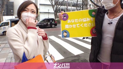 200GANA-2444 マジ軟派、初撮。 1602 表参道で見つけた新婚なのにセックスレスに悩むお洒落セレブ人妻！3ヶ月前にセックスしたっきりで欲求不満！久々のオナニー以外の刺激に抑えていた性欲が爆発！！真っ昼間から豪快に潮吹いて他人棒で